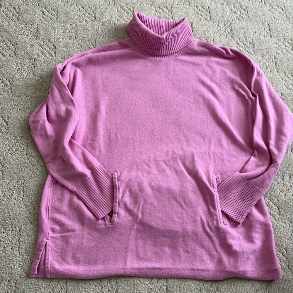 Isaac Mizrahi size Medium Sweater